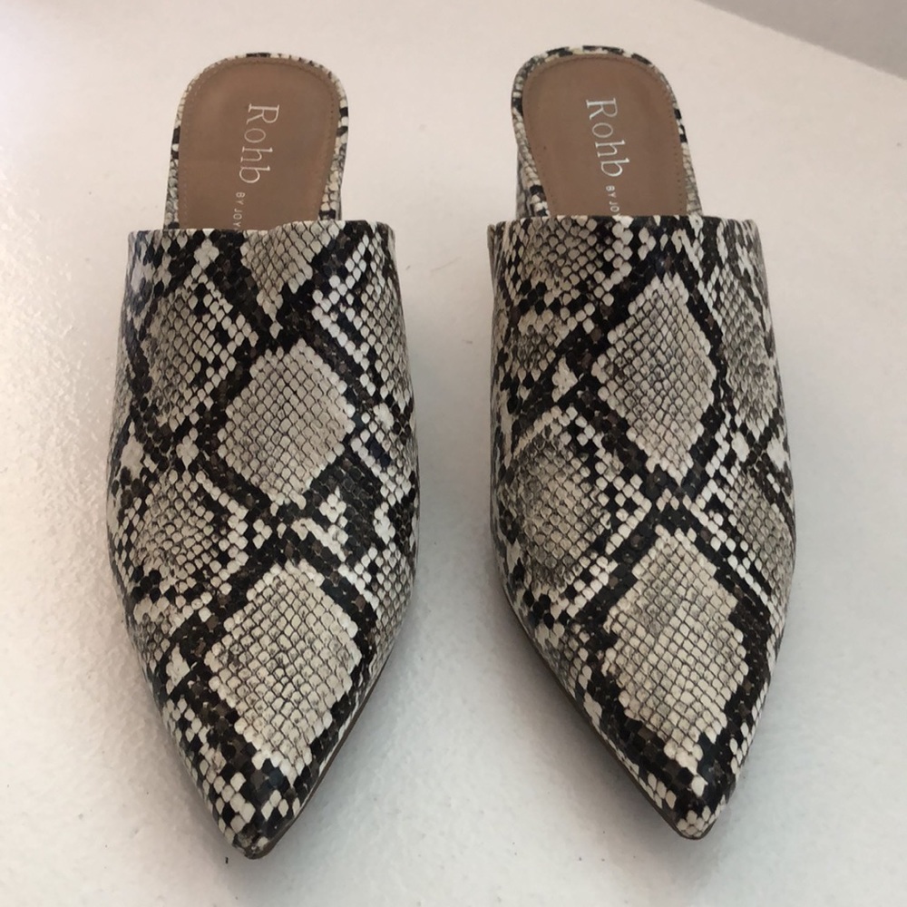 Perfect condition worn once snake style clog slip ons with rubber sole !! - Picture 3 of 6
